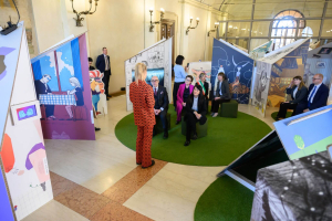 President-Alar-Karis-avas-Bologna-lasteraamatumessi-Foto-Raigo-Pajula-39