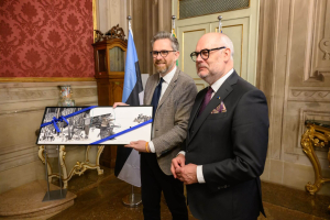 President-Alar-Karis-avas-Bologna-lasteraamatumessi-Foto-Raigo-Pajula-47