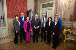 President-Alar-Karis-avas-Bologna-lasteraamatumessi-Foto-Raigo-Pajula-48