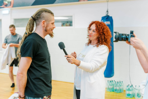 Saunameister-Lukasz-Dluzniewski-Foto-Fred-Erik-Kerner-15-Lukasz-Dluzniewski-Krista-Lensin